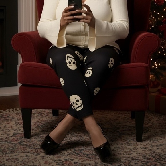 TORRID Skulls Full Length Signature Waist Premium Legging NWT Size 4X - Picture 5 of 16
